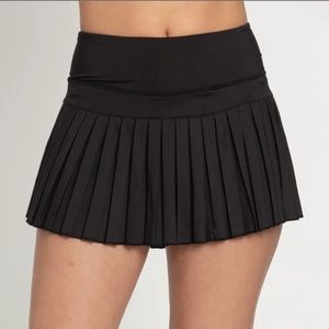 Gold Hinge Black Pleated Tennis Skirt